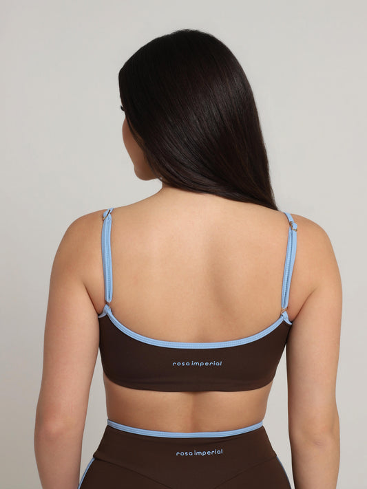 TOP CONTRAST BROWN COM AZUL SKY