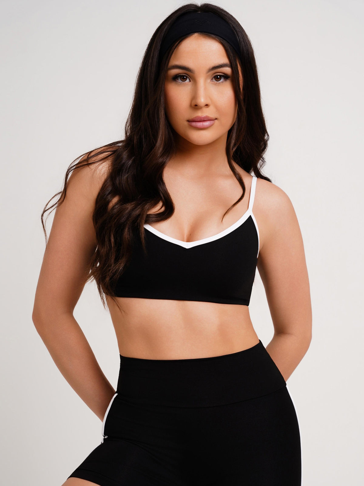 TOP CONTRAST PRETO COM BRANCO