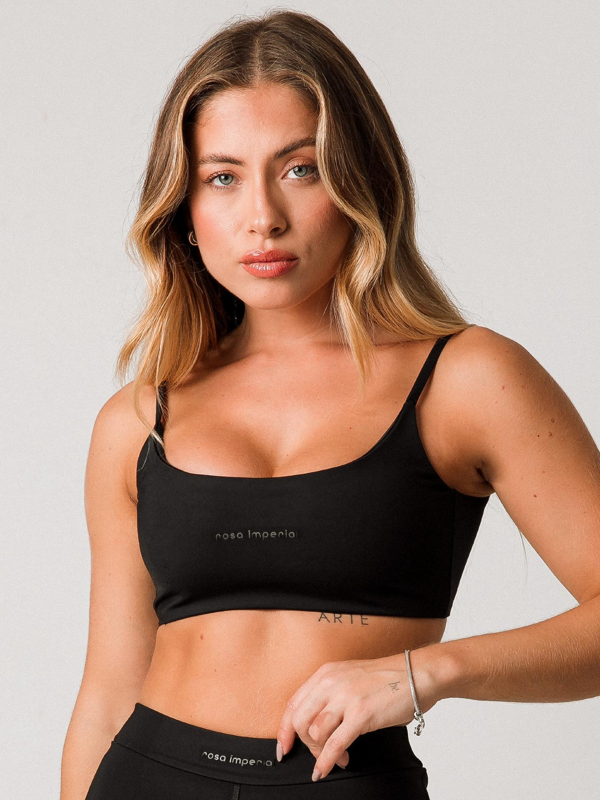 TOP NEW BASIC  PRETO