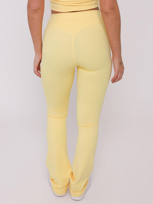 CALÇA FLARE NEW FLEX AMARELO BUTTER