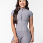 Macaquinho Ziper Flat Sculp Cinza