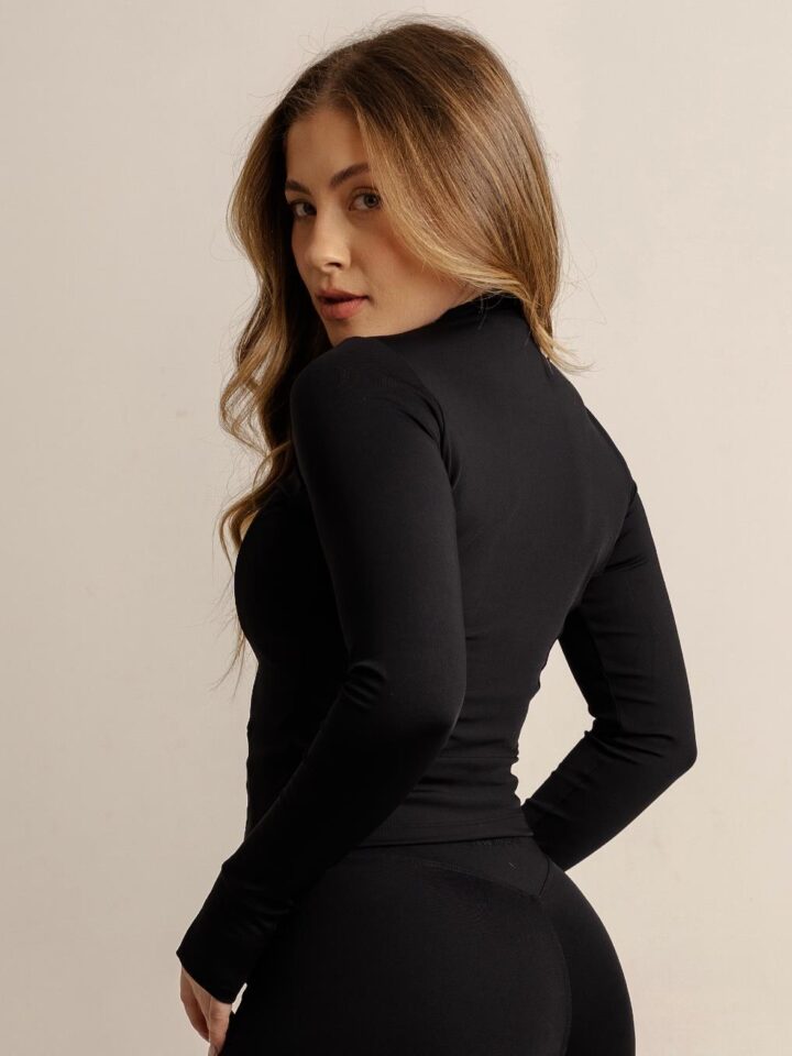 Alternative view of Jaqueta Curve Preto