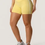 Short Contrast Amarelo Com Off