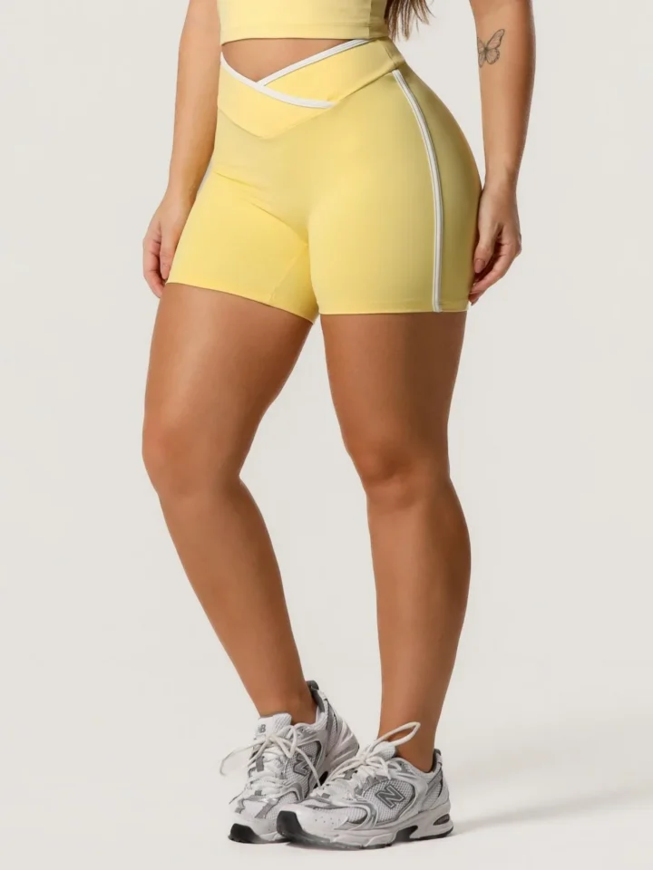 Short Contrast Amarelo Com Off